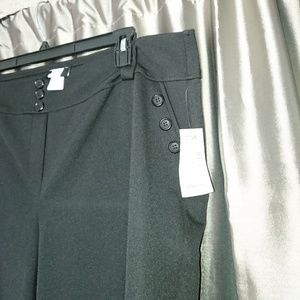 Studio 1940 Shorts - New Bermuda 22-24 women's black by Studio 1940 Studio 1940 Shorts - New Bermuda 22-24 women's black by Studio 1940